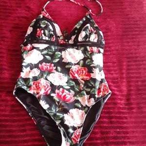 Cupshe swimwear